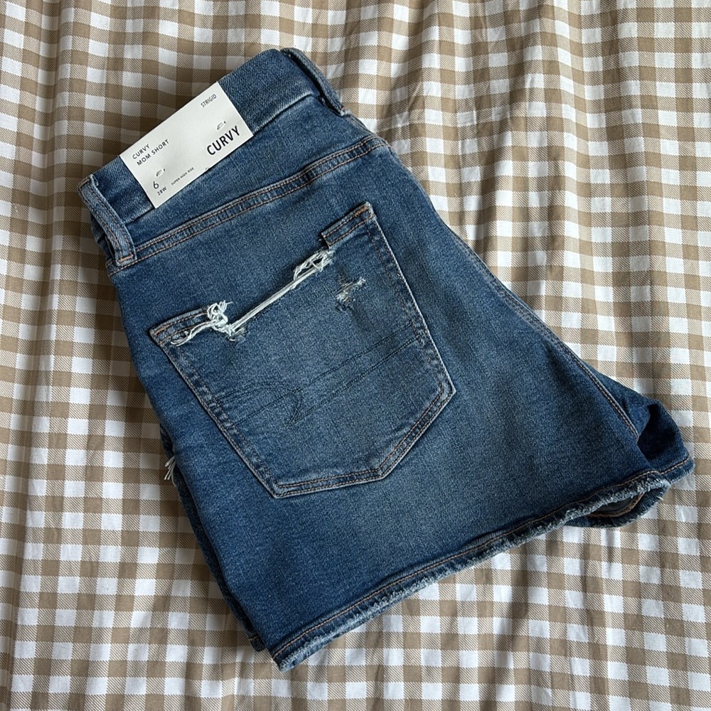 NWT American Eagle Curvy Strigid Mom Short Super High Rise